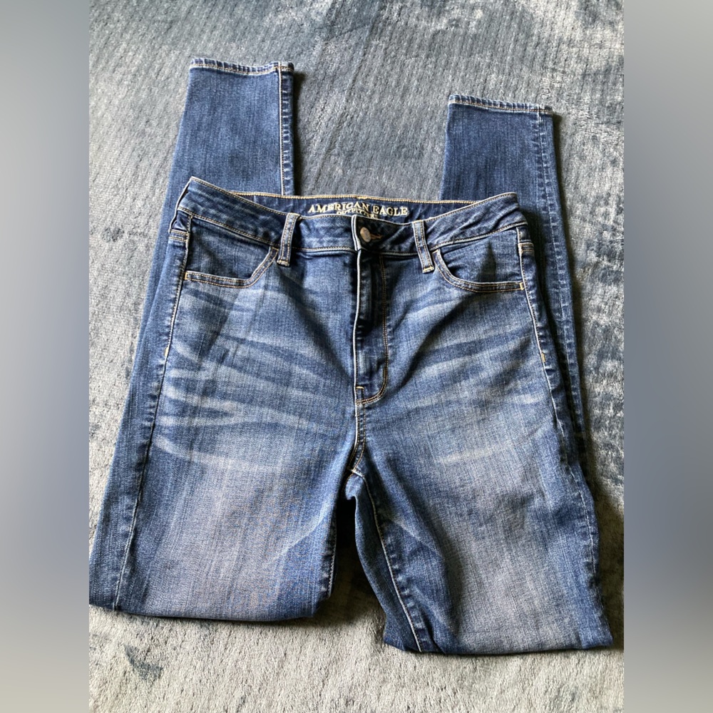 American Eagle, size 8 long, super hi-rise jeggings, cute and comfortable jeans